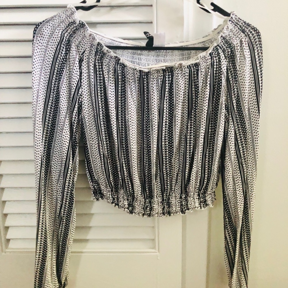 H&M Divided Long Sleeve Crop Top